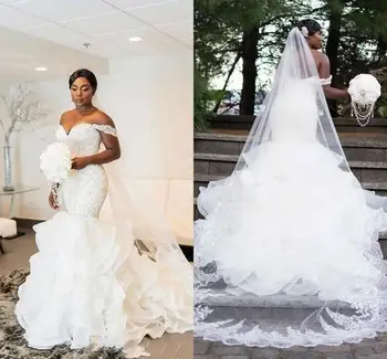 Afrikos undinėlės vestuvinės suknelės Seksualios nuo peties Vintažiniai raukiniai Aplikacijos nėriniai Oficialūs nuotakos chalatai plius dydis Vestidos