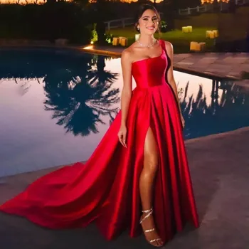 Elegantiškas raudonas vienas petysSatinas A linija Vakarinės suknelės Šoninis plyšys Ilgas traukinys Pagal užsakymą pagamintas oficialus vakarėlis
