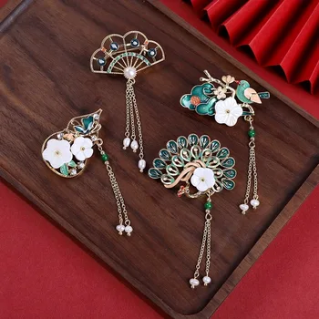 Klasikinio kinų stiliaus natūralaus perlo lukšto povas dekoratyvinės sagės drabužiams Alisa stebuklų šalyje dovanos naujiems metams