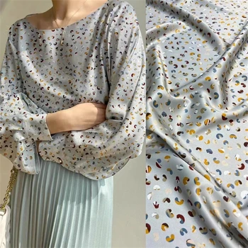 Prekės ženklas Fashion Luxury Silk Elastic Thread Satin Fabric Designer Dirželis Sijonas Marškiniai Drabužiai Namai Pjaustymo tekstilės audinys Animacinis filmas